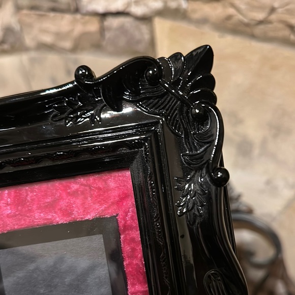 Elegant Black and Pink Picture Frame - Picture 7 of 8